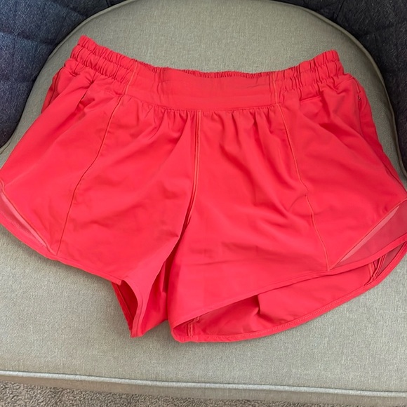 lululemon athletica Pants - Lululemon 4” tracker shorts